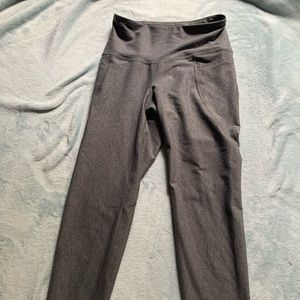 Grey leggings with pockets